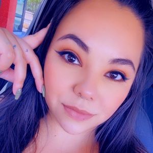 Meet your Posher, Reyna